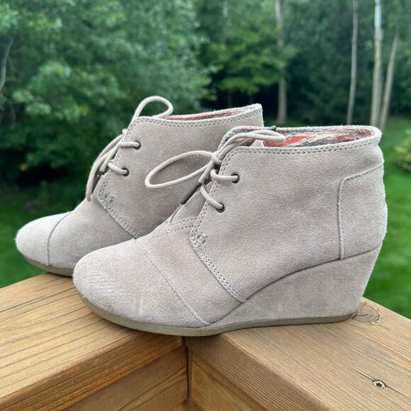 TOMS size 7.5 Desert Wedge Suede Ankle Bootie - Beige Taupe - Picture 12 of 12